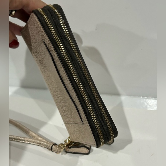 Coach Metallic Gold leather Wristlet wallet clutch - Picture 7 of 9